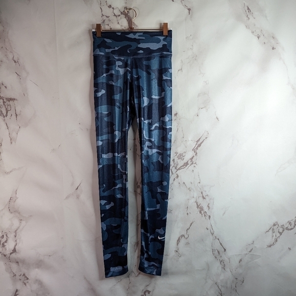 Nike Legging Size Medium Blue Camo Shimmer High Rise Crop One Tight Fit Women - Picture 3 of 13